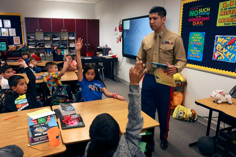 VMFA-214 visits Desert Mesa Elementary School