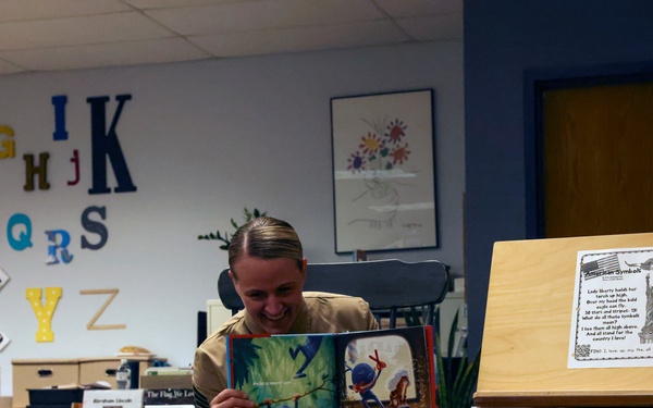 VMFA-214 visits Desert Mesa Elementary School