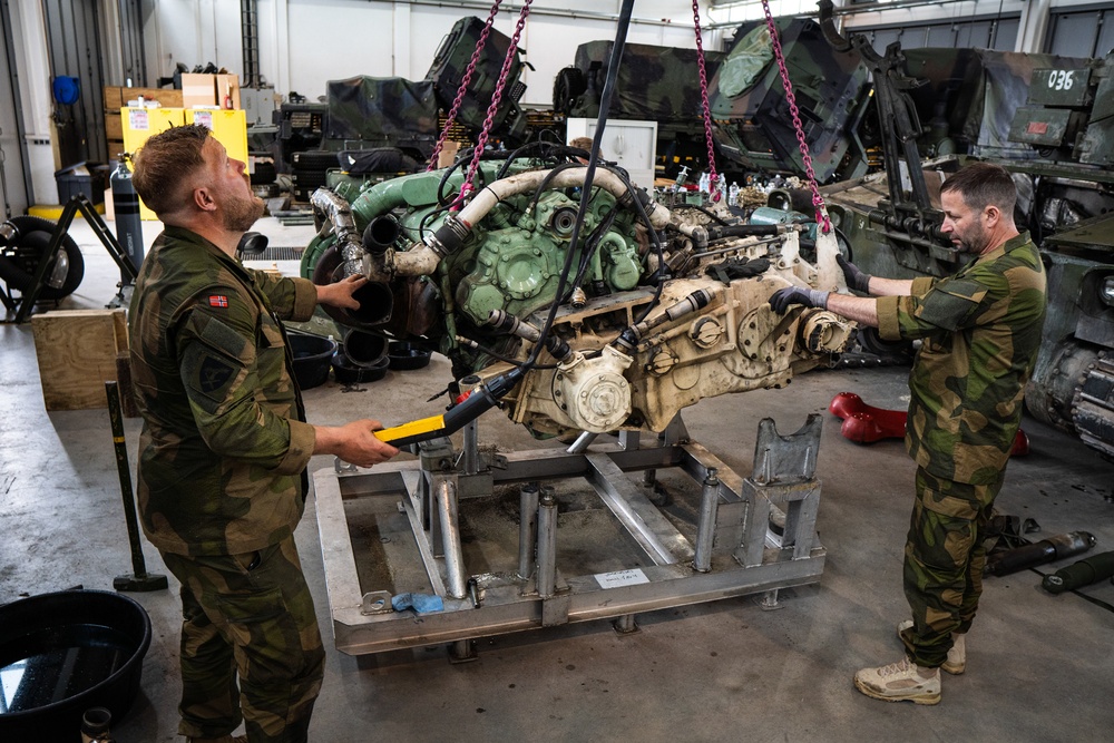 Ukrainian Soldiers train on new weapon systems at Grafenwoehr Training Area