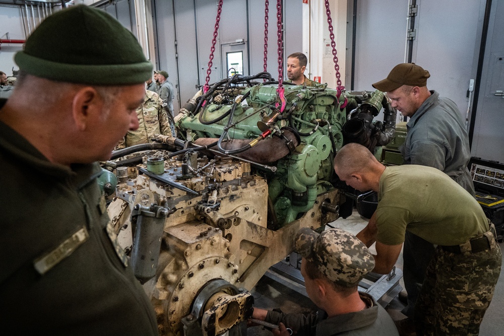 Ukrainian Soldiers train on new weapon systems at Grafenwoehr Training Area