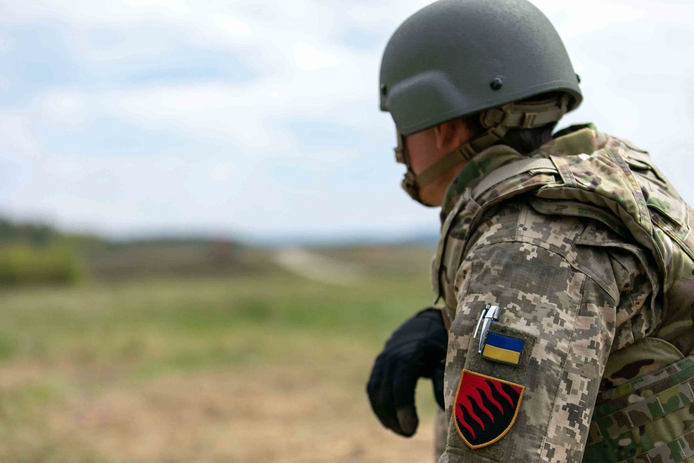 Ukrainian Soldiers train on new weapon systems at Grafenwoehr Training Area