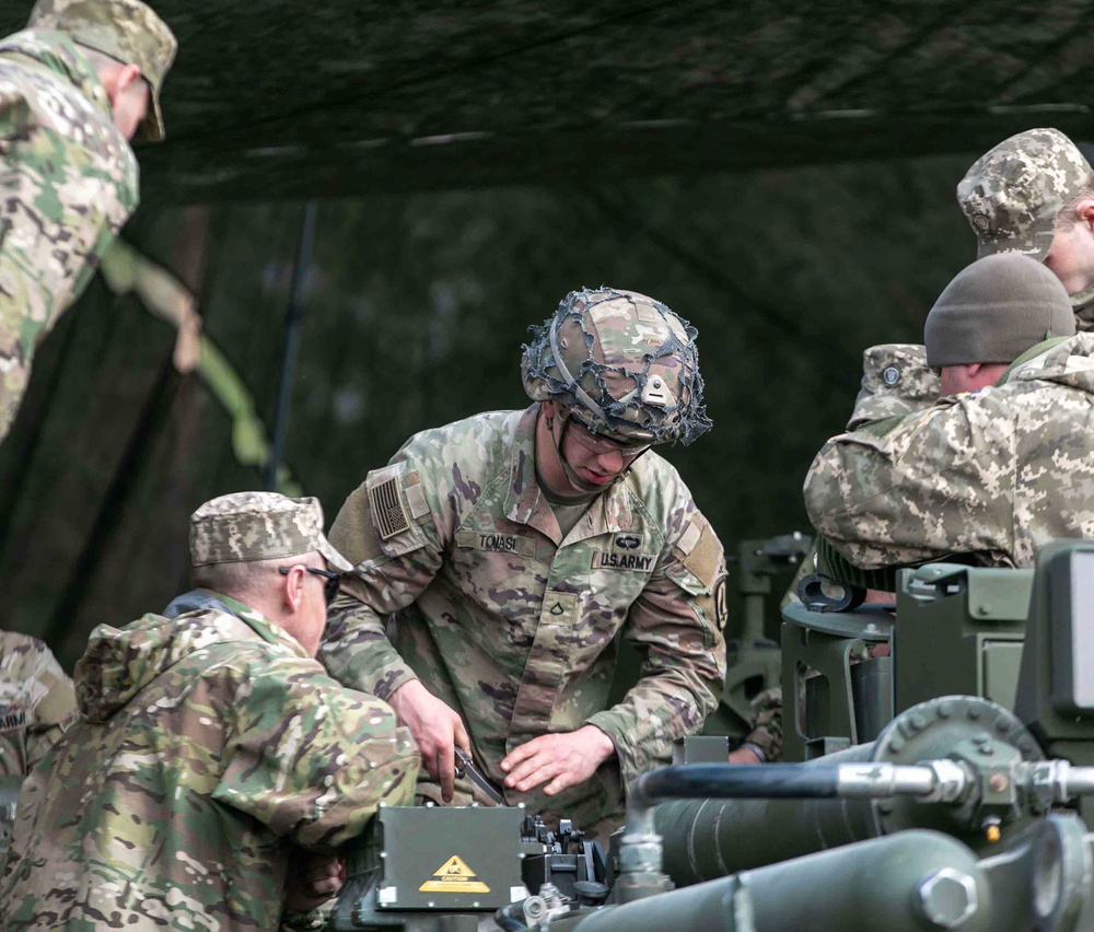 Ukrainian Soldiers train on new weapon systems at Grafenwoehr Training Area