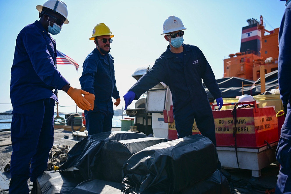 Coast Guard Cutter Spencer offloads $160 million worth of cocaine in Port Everglades