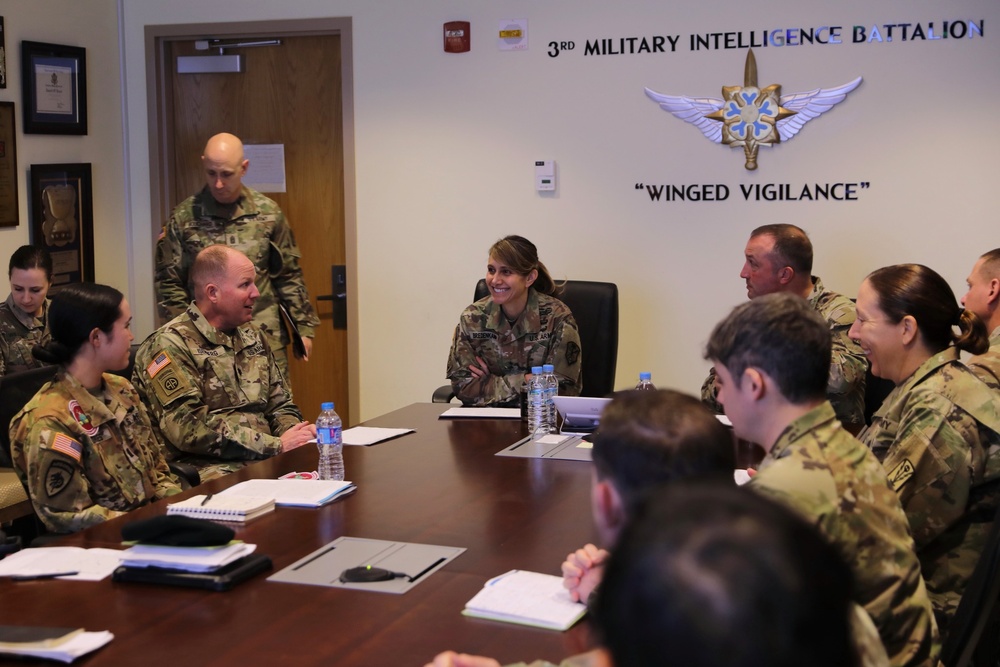 501st Military Intelligence Brigade welcomes INSCOM command team