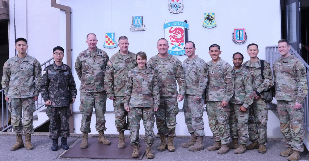 501st Military Intelligence Brigade welcomes INSCOM command team