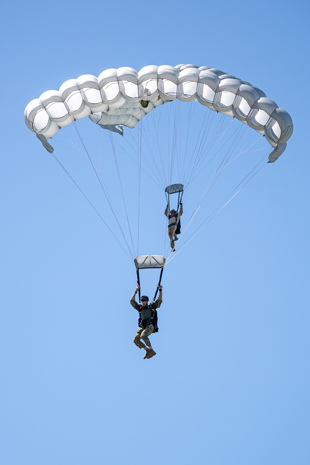 EODMU-5 PARACHUTE JUMPS