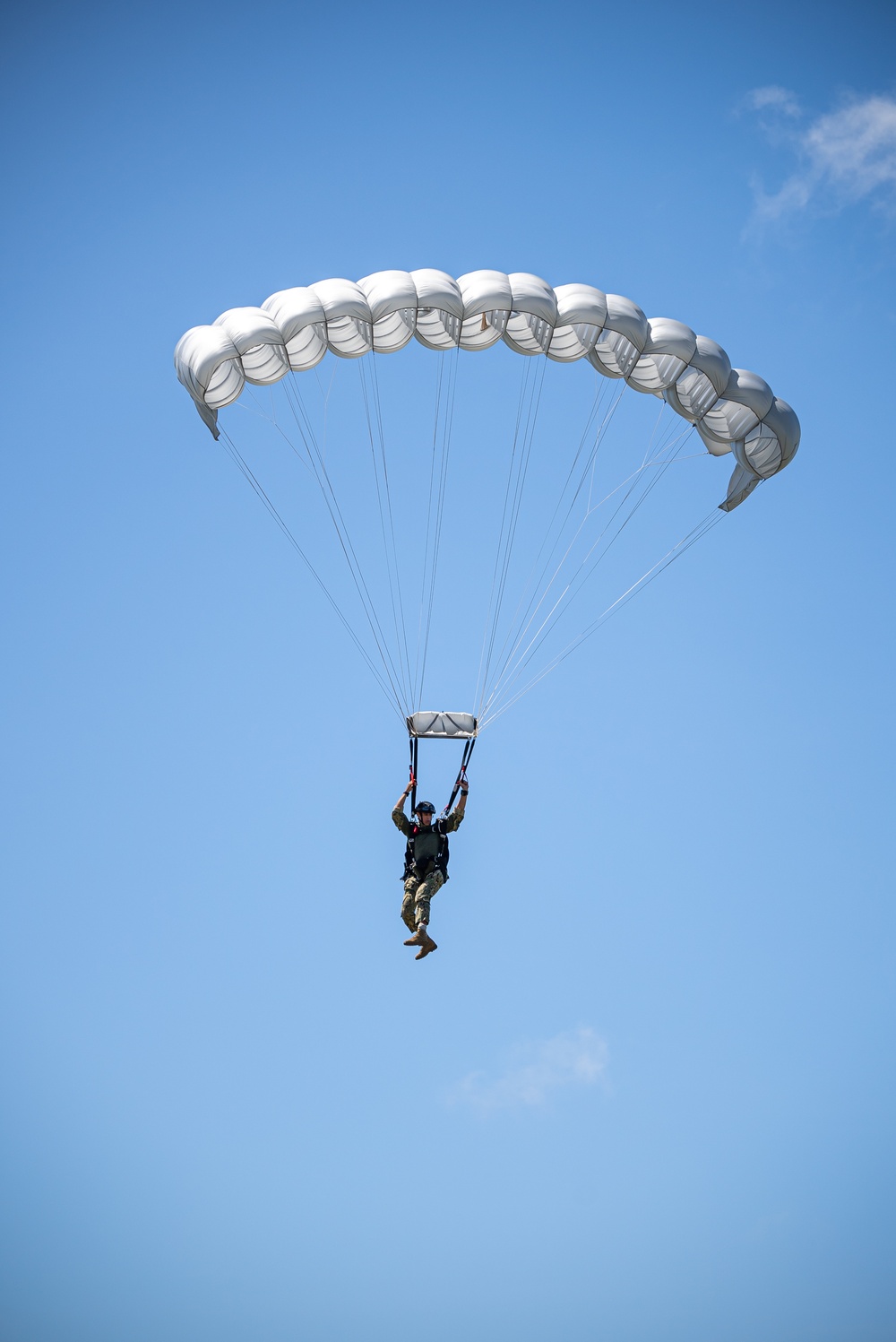 EODMU-5 PARACHUTE JUMP