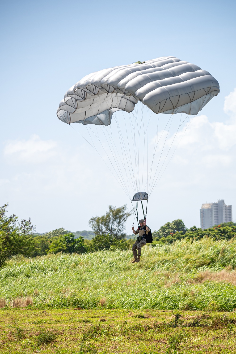 EODMU-5 PARACHUTE JUMP