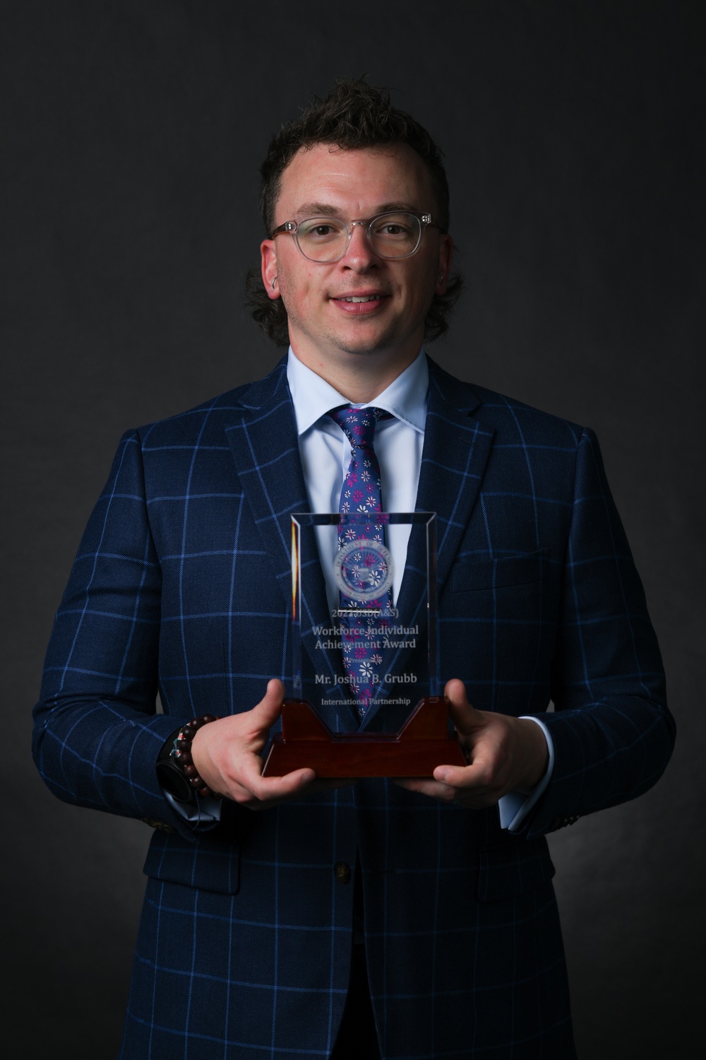Yokota civilian receives PACAF’s first Defense Acquisition Workforce Award