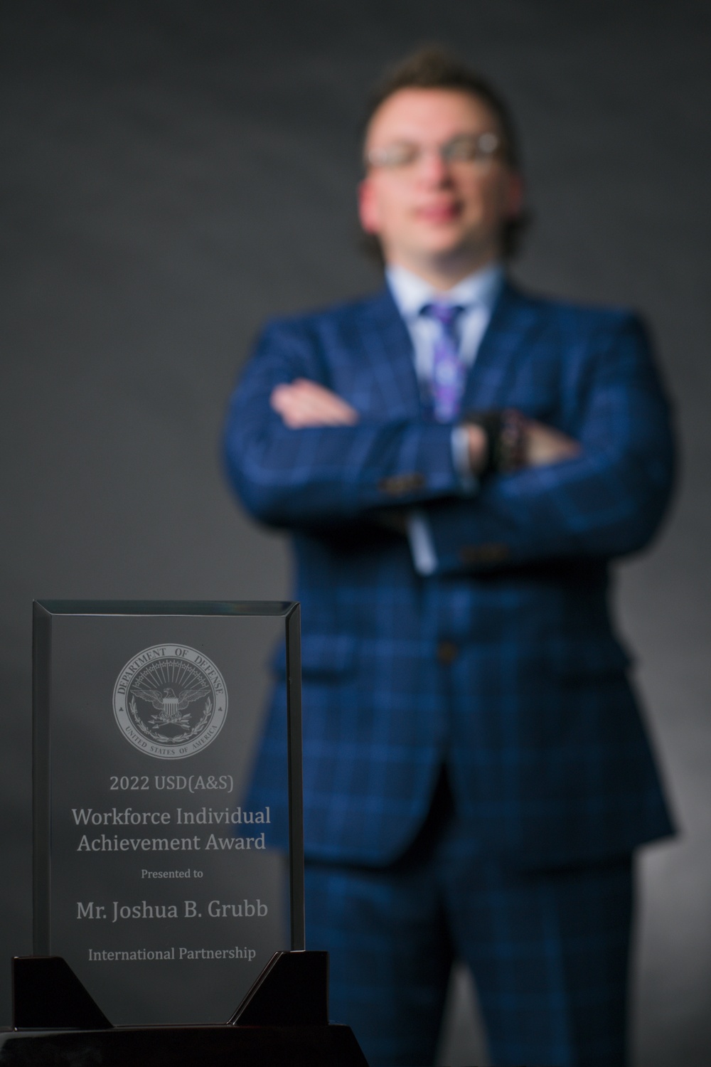 Yokota civilian receives PACAF’s first Defense Acquisition Workforce Award