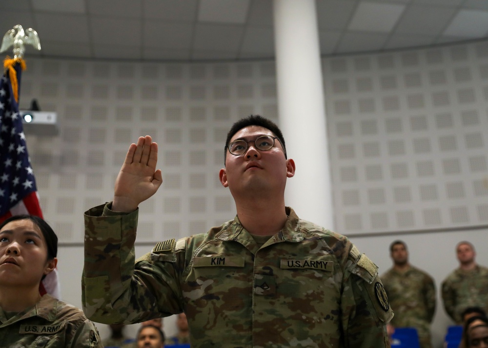Four Soldiers and Spouse Become US Citizens at Camp Kosciuszko