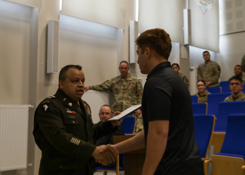 Four Soldiers and Spouse Become US Citizens at Camp Kosciuszko