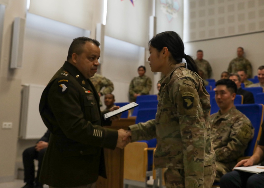 Four Soldiers and Spouse Become US Citizens at Camp Kosciuszko