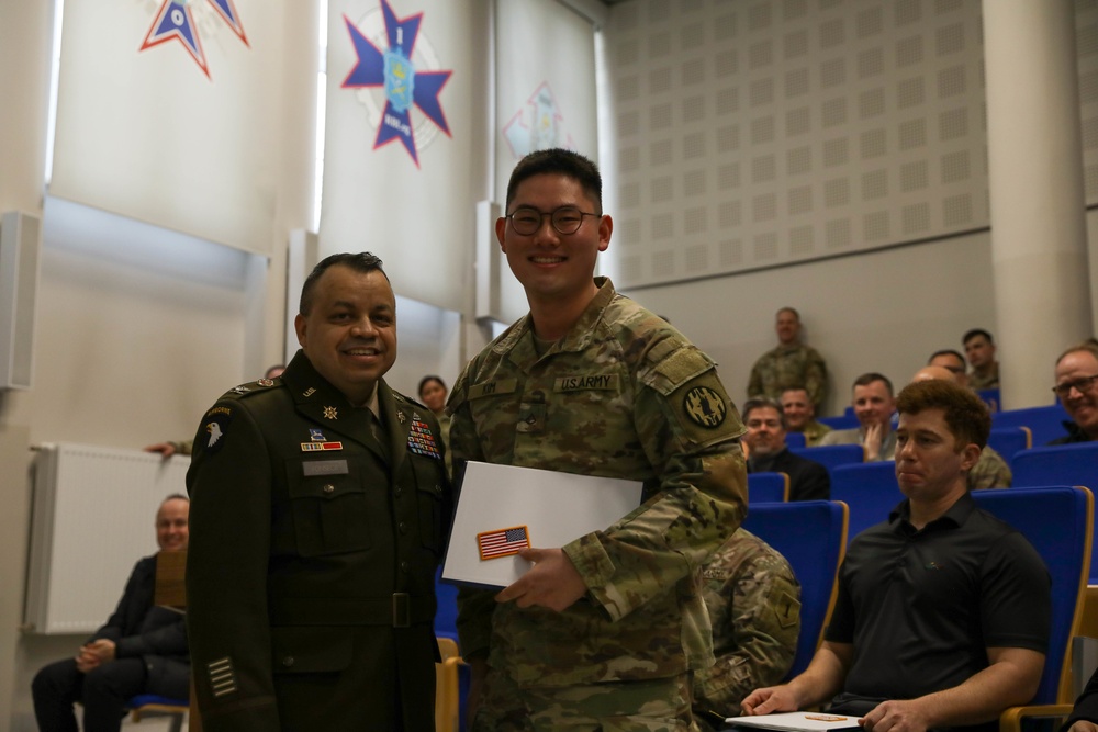 Four Soldiers and Spouse Become US Citizens at Camp Kosciuszko