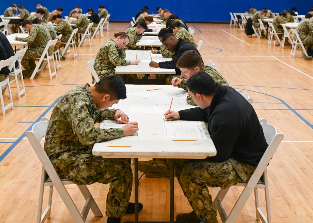 Sailors Participate In Navy Wide E-5 Advancement Exam