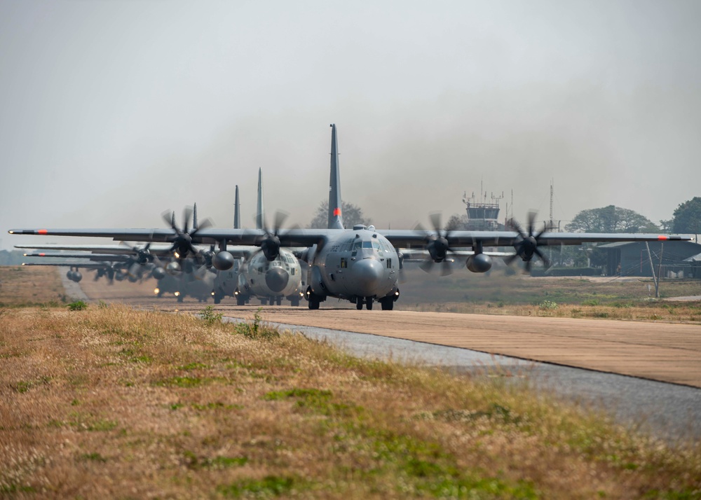 353 SOW flies with Thai