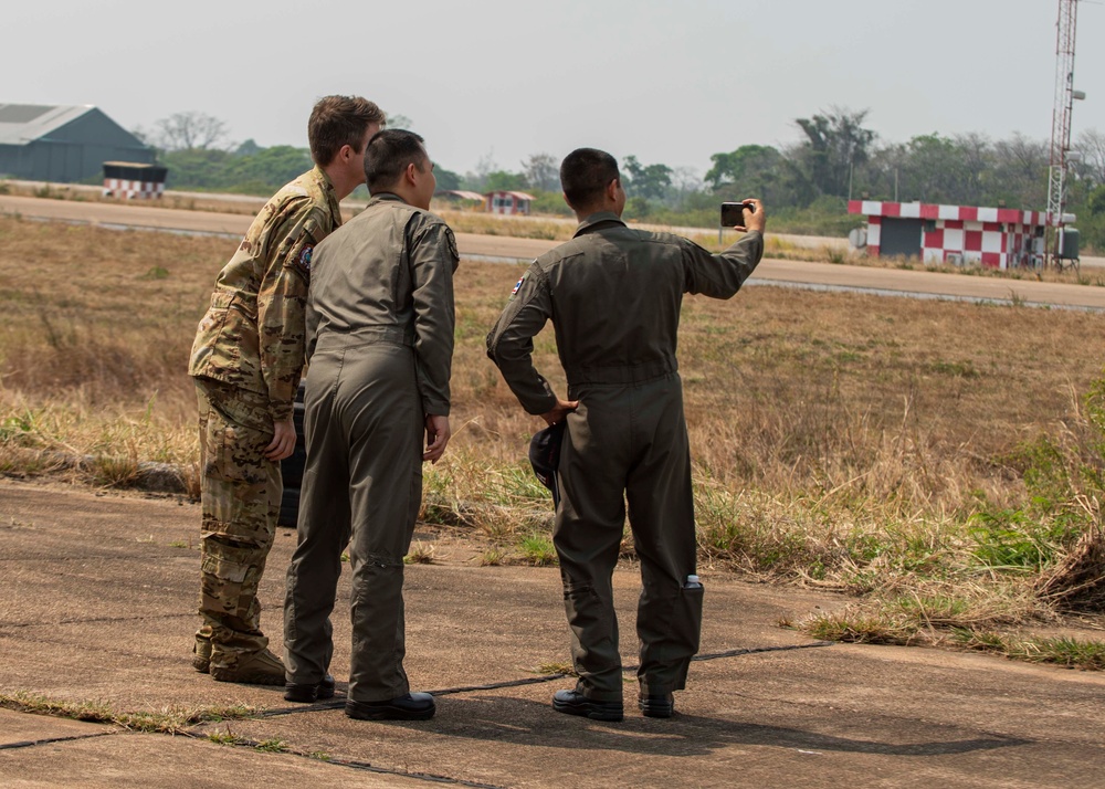 353 SOW flies with Thai