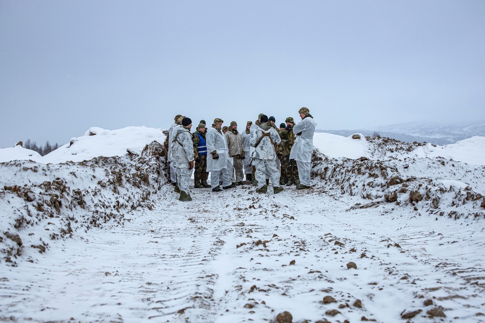 British Three Star General Visits 2d CEB