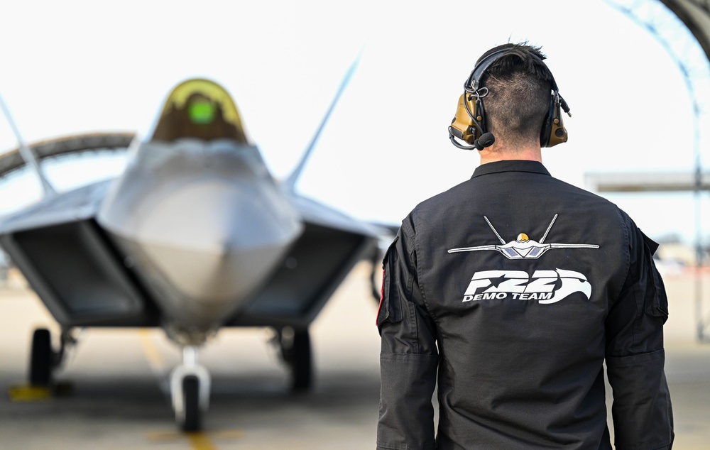 F-22 Demo Team: Practicing excellence