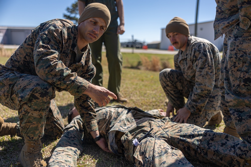 26th MEU Marines and Sailors conduct TCCC Training