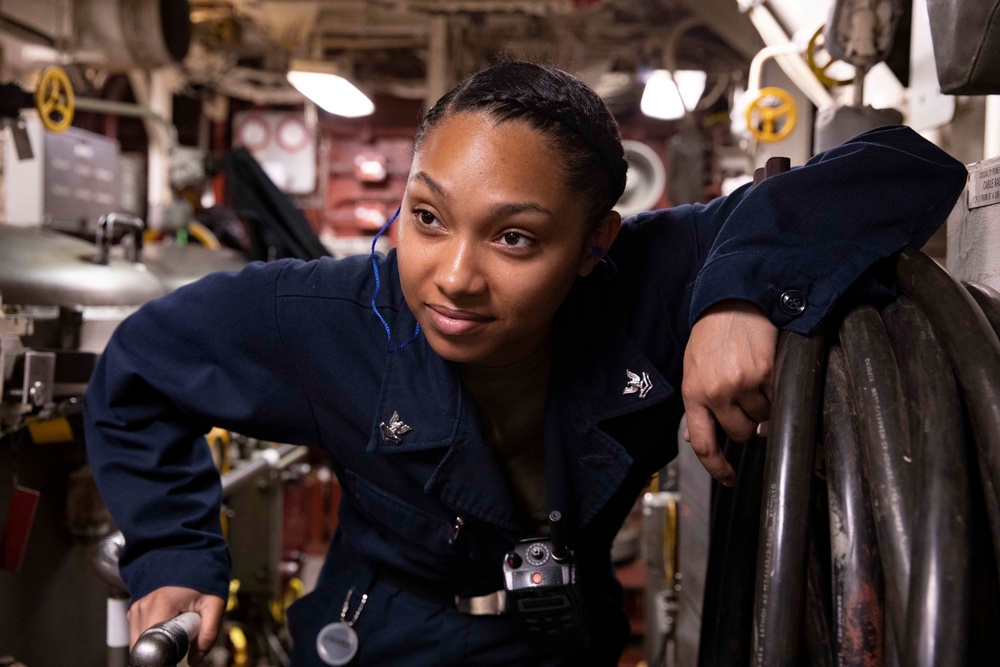 USS Normandy Participates in COMPTUEX