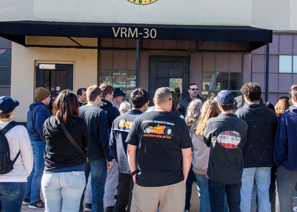 Cactus High School AFJROTC visit VRM-30