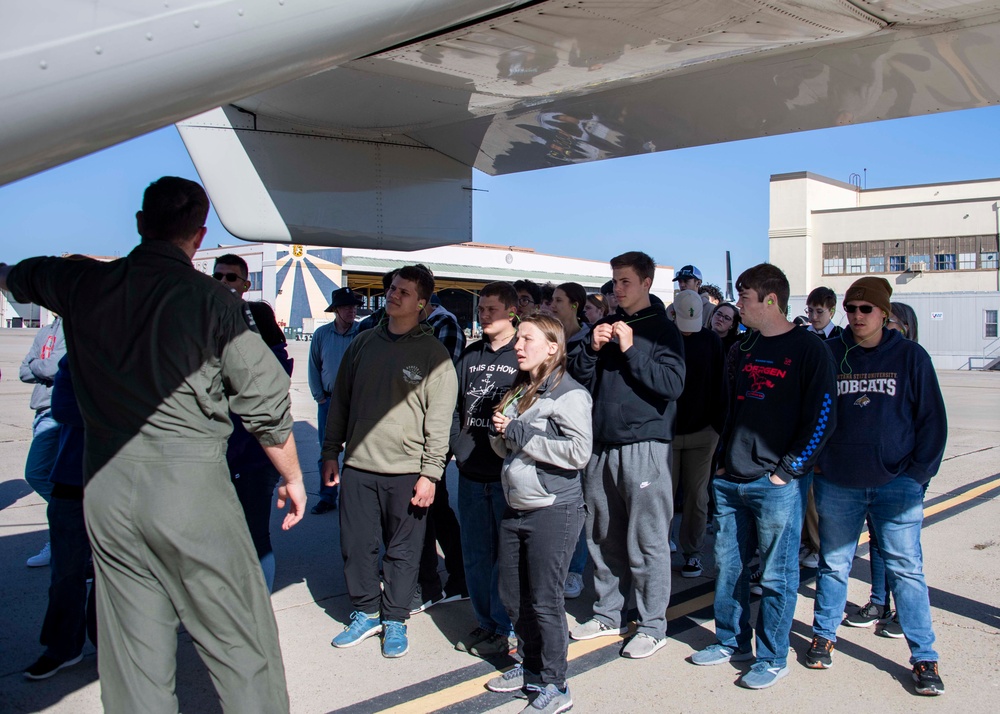 Cactus High School AFJROTC visit VRM-30