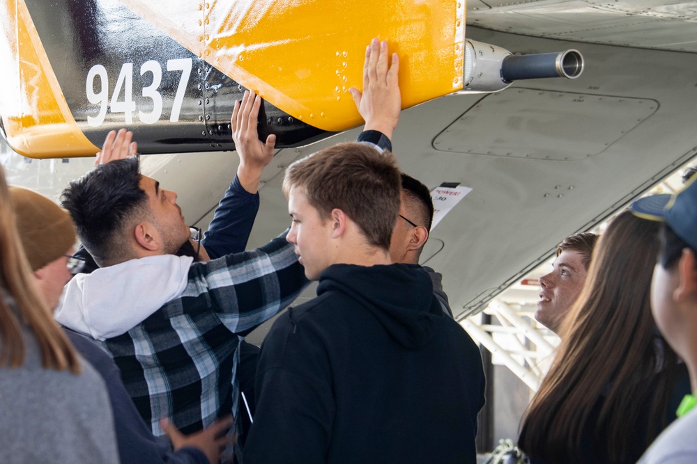 Cactus High School AFJROTC visit VRM-30