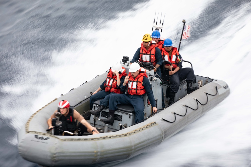 USS Farragut Conducts Small Boat Ops