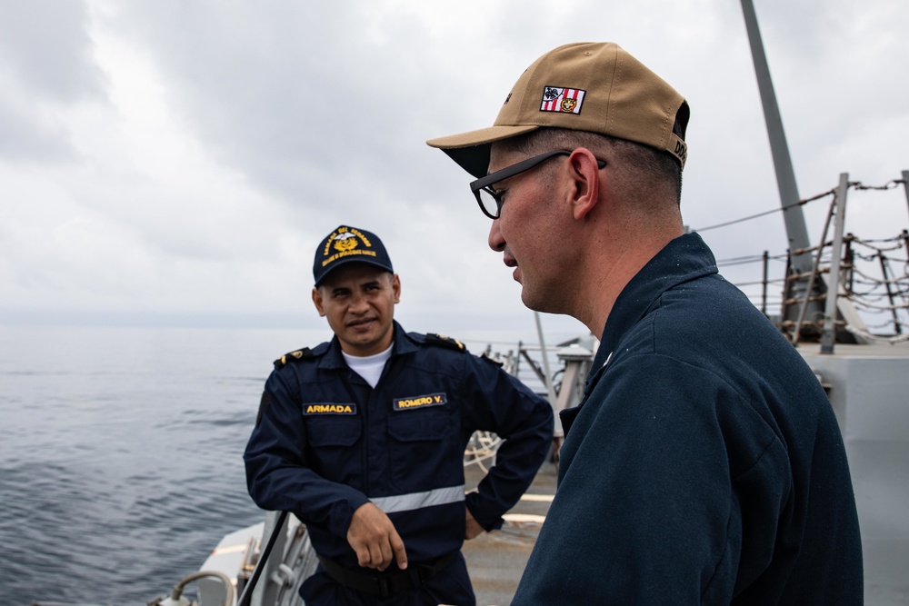 USS Farragut Conducts Small Boat Ops