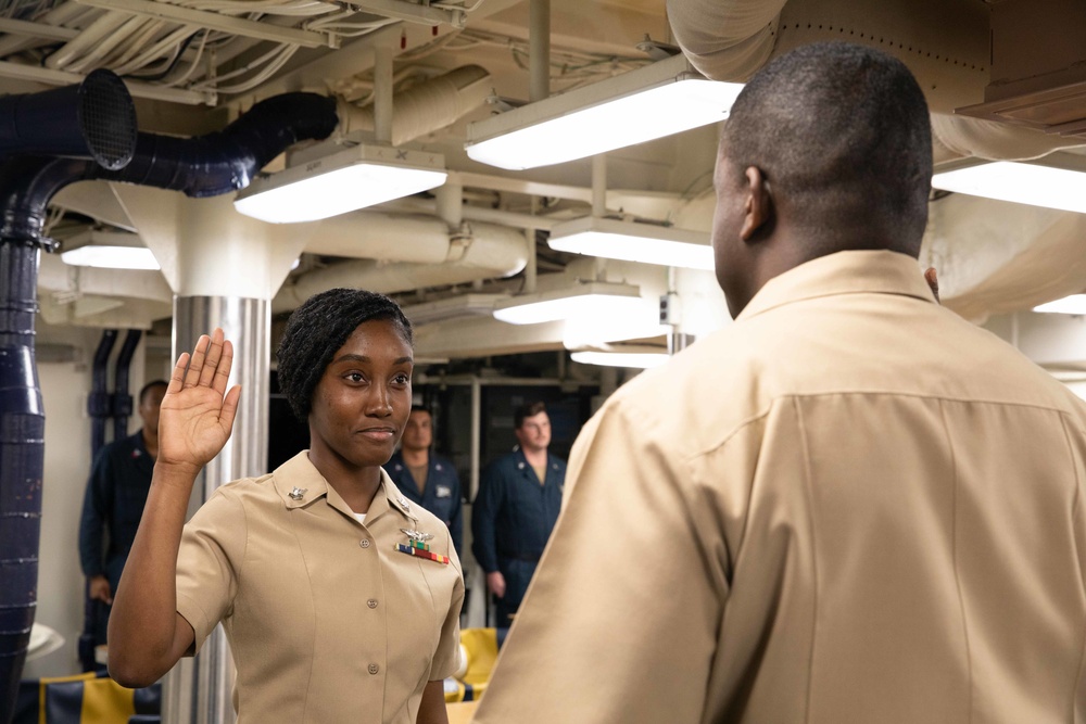 USS Farragut Conducts Small Boat Ops