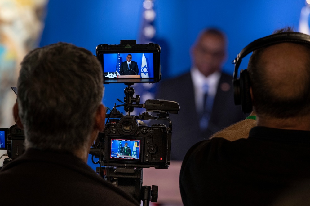 SECDEF Meets with Israeli Prime Minister, Minister of Defense