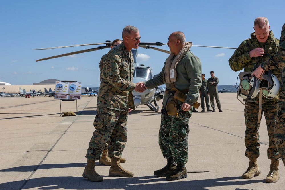 Commandant of the Philippine Marine Corps visits MCAS Miramar