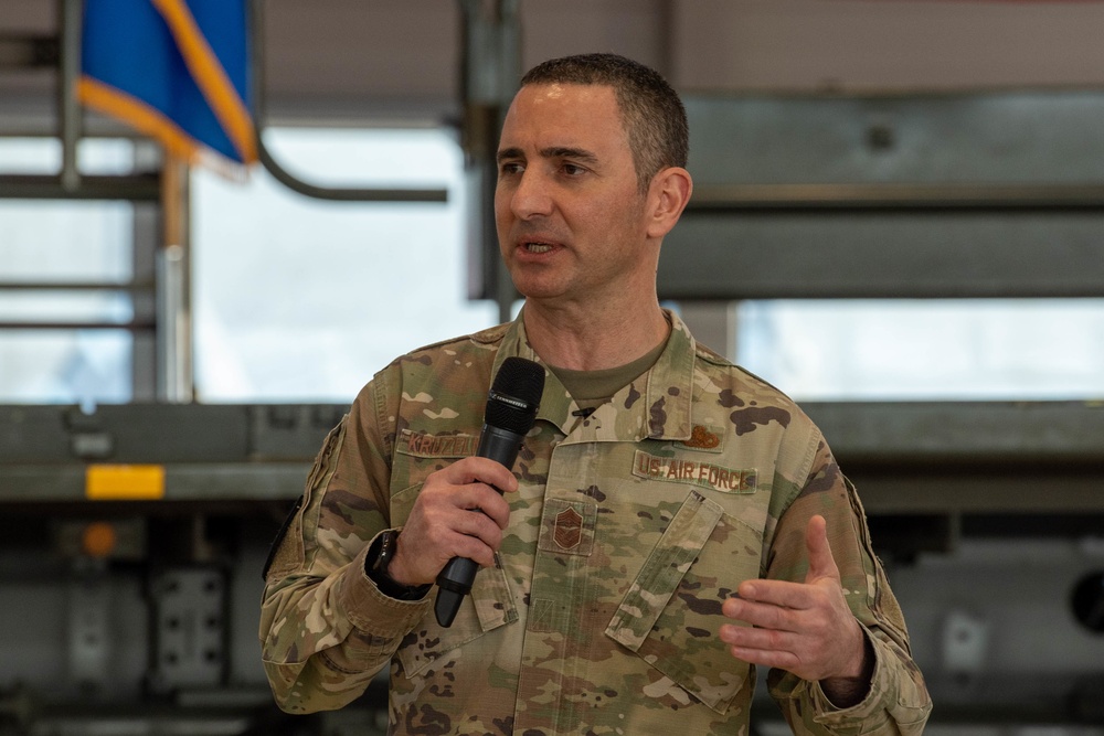 Air Mobility Command leadership visits 521st AMOW