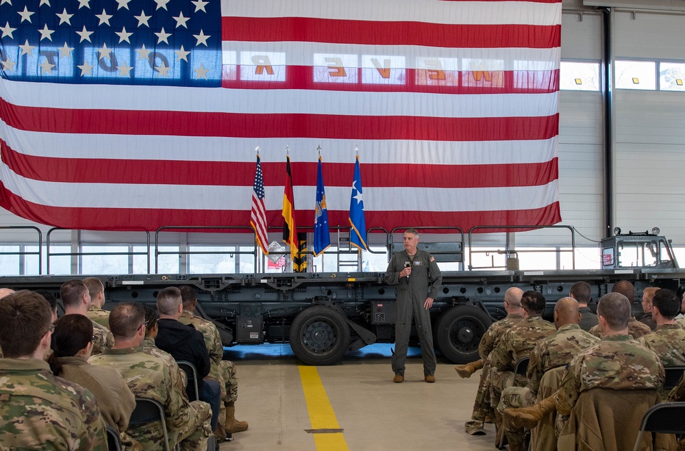 Air Mobility Command leadership visits 521st AMOW