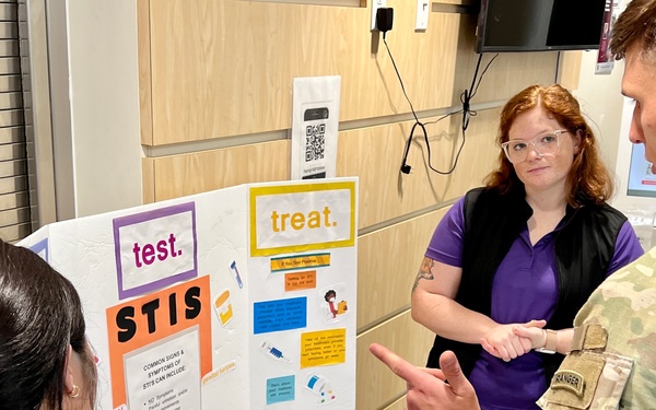 Northwestern State University Students Talk about STIs with Soldiers