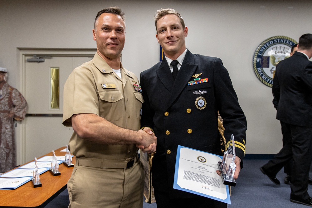 Navy Recruiting Orientation Unit Hosts Bakarian Award Winners