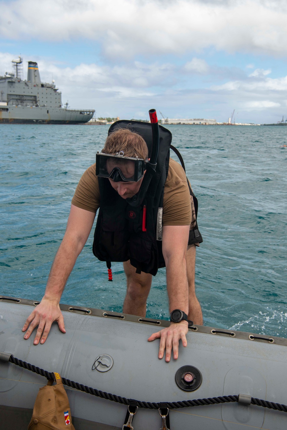 Wayne E. Meyer Conducts Small Boat Operations