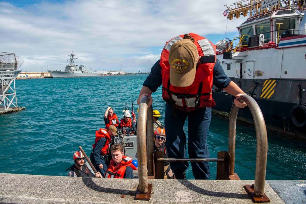 Wayne E. Meyer Conducts Small Boat Operations