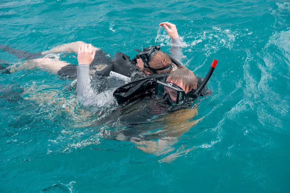 Wayne E. Meyer Conducts Small Boat Operations