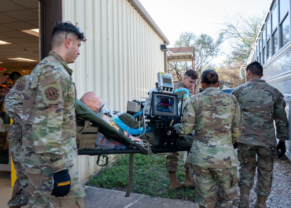 59th MDW: Medics prepare for national emergencies with Texas A&amp;M’s Disaster Day exercise