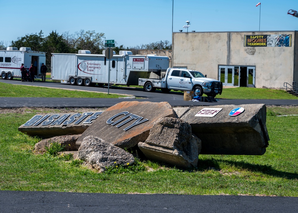 59th MDW: Medics prepare for national emergencies with Texas A&amp;M’s Disaster Day exercise