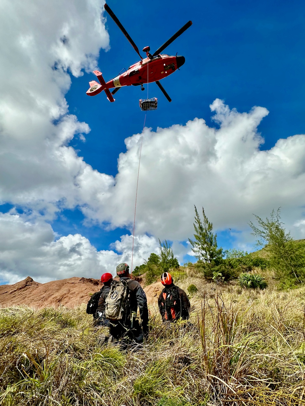 U.S. Coast Guard, Guam Fire Department conduct rescue hoist training in Guam