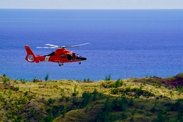 U.S. Coast Guard, Guam Fire Department conduct rescue hoist training in Guam