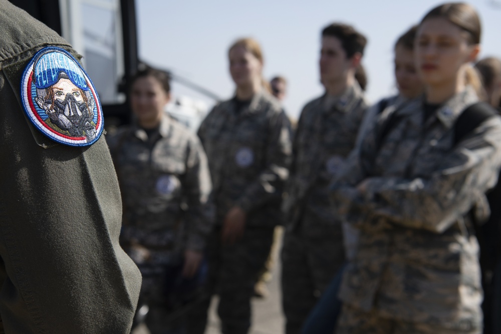 Female aviators honored during US, Japan ‘Fly Girls’ event