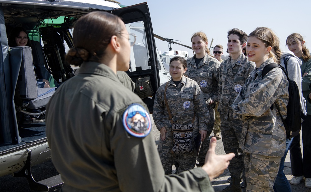 Female aviators honored during US, Japan ‘Fly Girls’ event