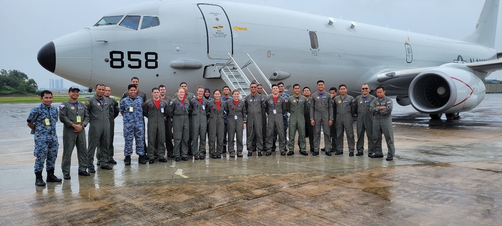 VP-10, Malaysian Armed Forces Strengthen Ties through Bilateral Training