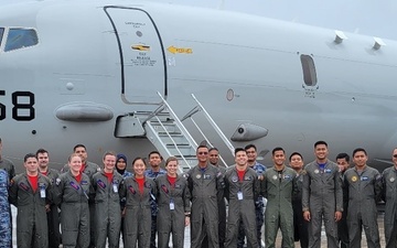 VP-10, Malaysian Armed Forces Strengthen Ties through Bilateral Training