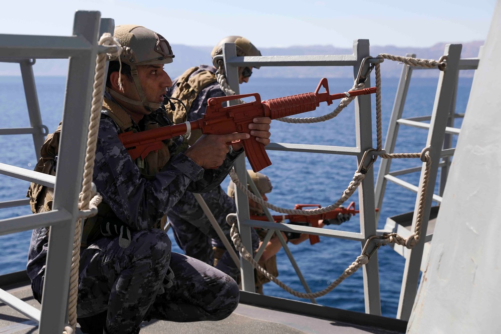 USS Truxtun practices vessel boarding procedures during IMX 23