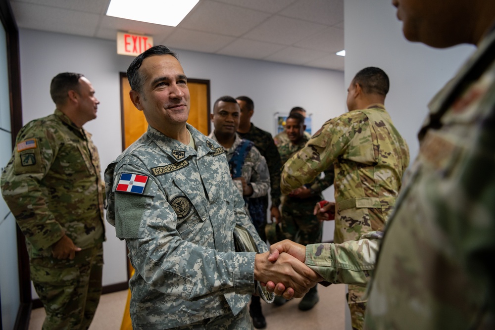 State Partnership Program Dominican Republic visits the 156th Wing
